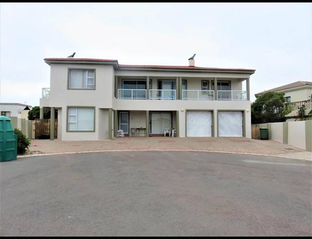 6 BEDROOM HOUSE FOR SALE IN CALYPSO BEACH